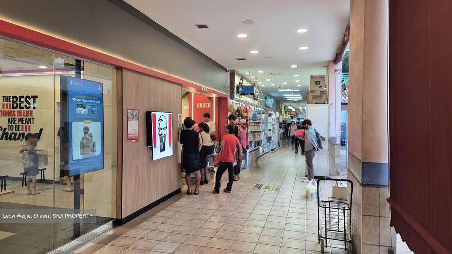 Tampines Street 32 (D18), Shop House #567473381